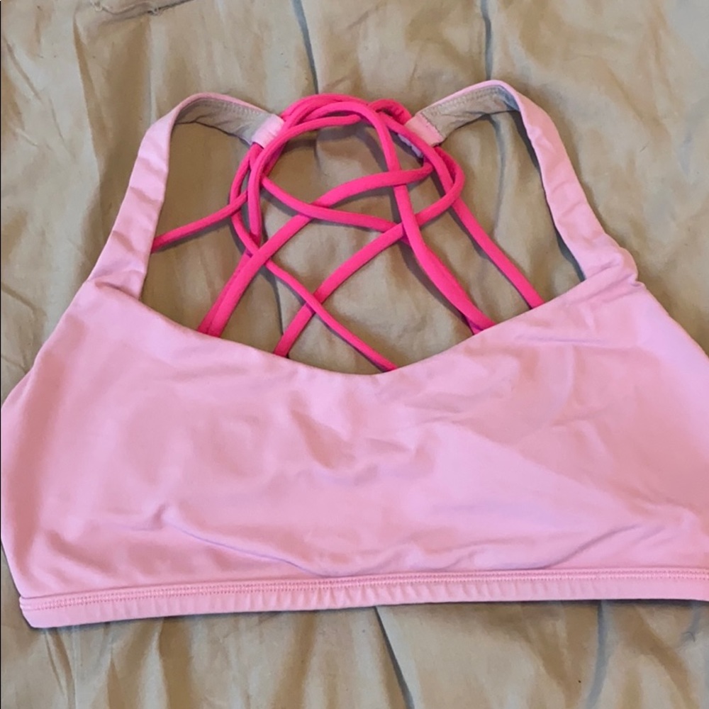 Lululemon free to be bra